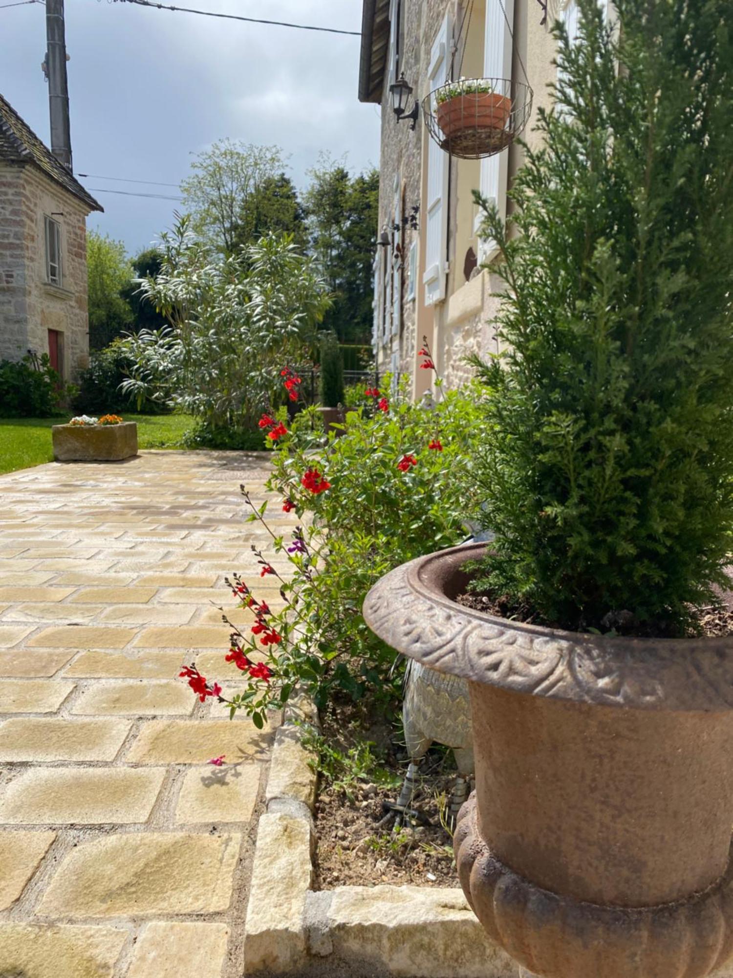 Le Pigeonnier De Saint-Loup Bed And Breakfast 外观 照片